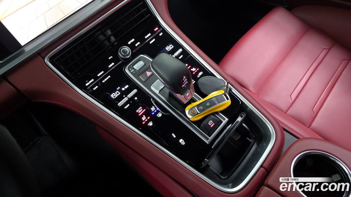 Porsche Panamera 2023