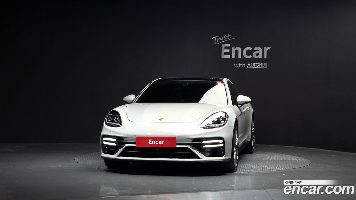 Porsche Panamera 2023