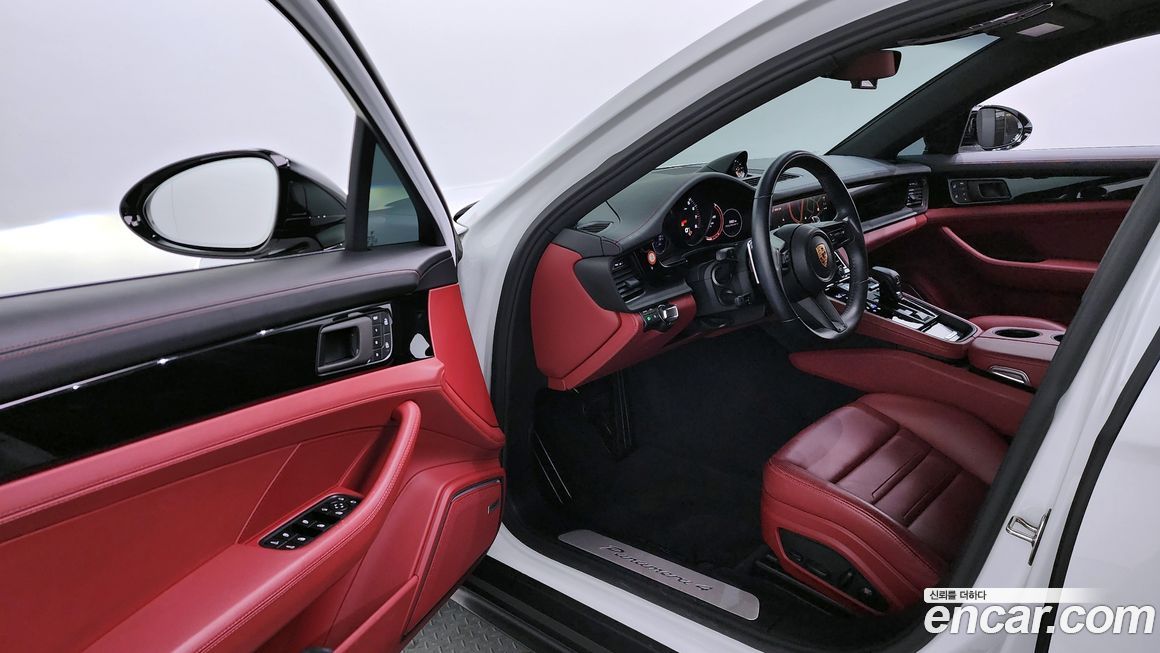 Porsche Panamera 2023