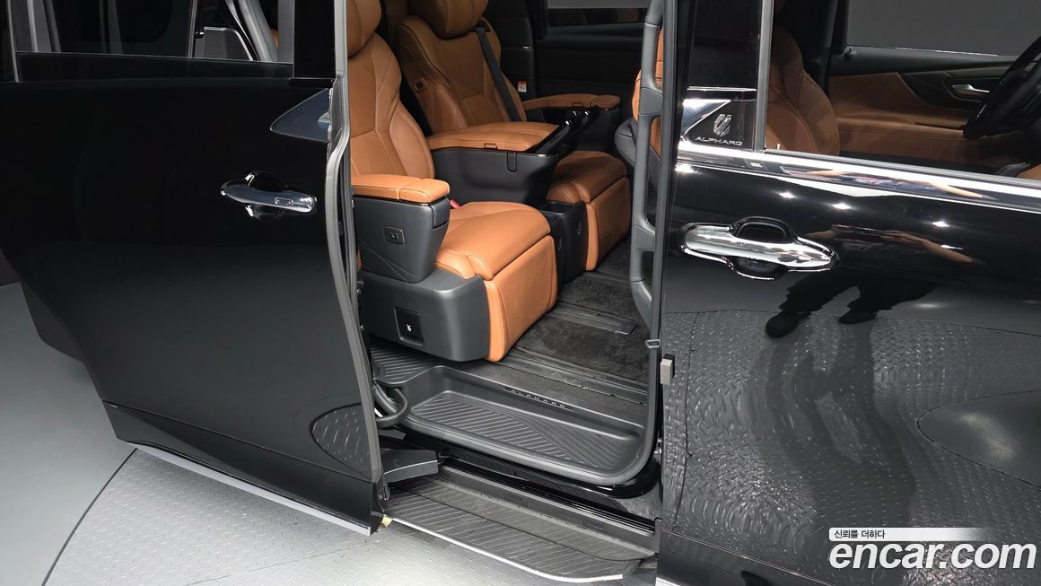 Toyota Alphard 2024