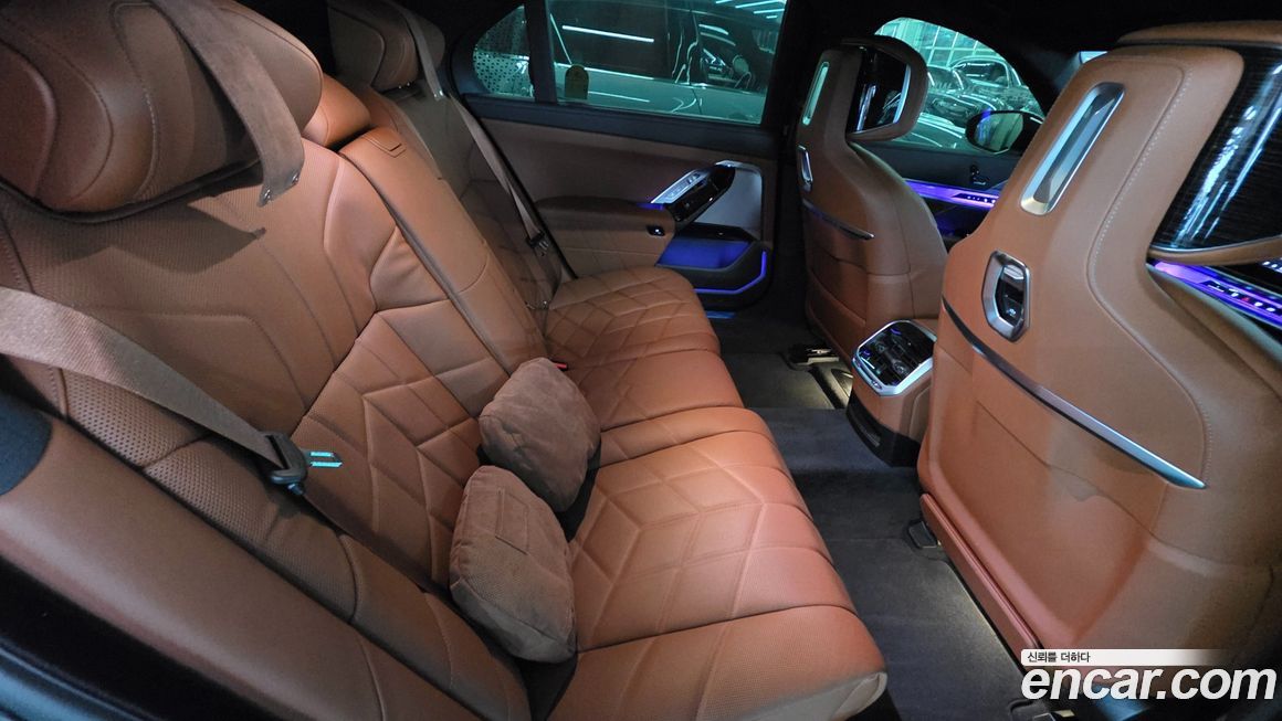 BMW 7-Series 2024