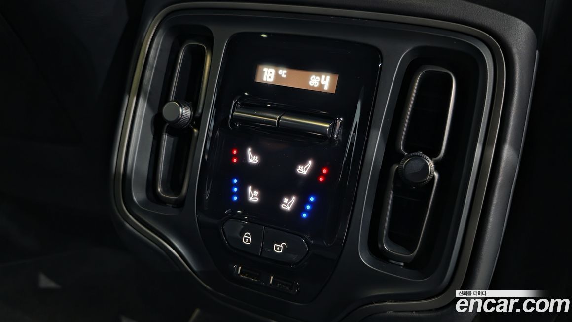 Astonmartin DBX 2023