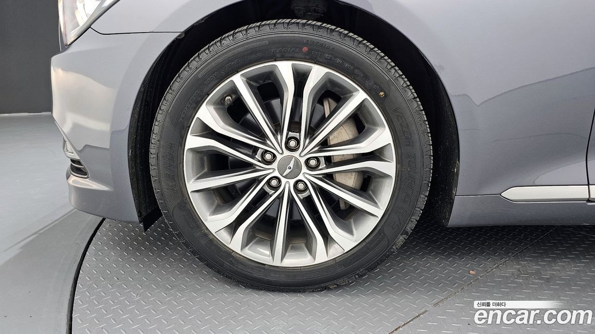 Hyundai Genesis 2015