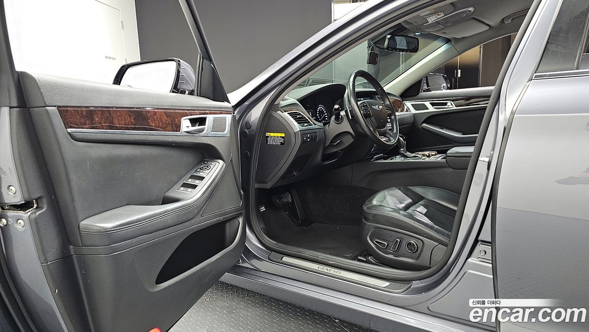 Hyundai Genesis 2015