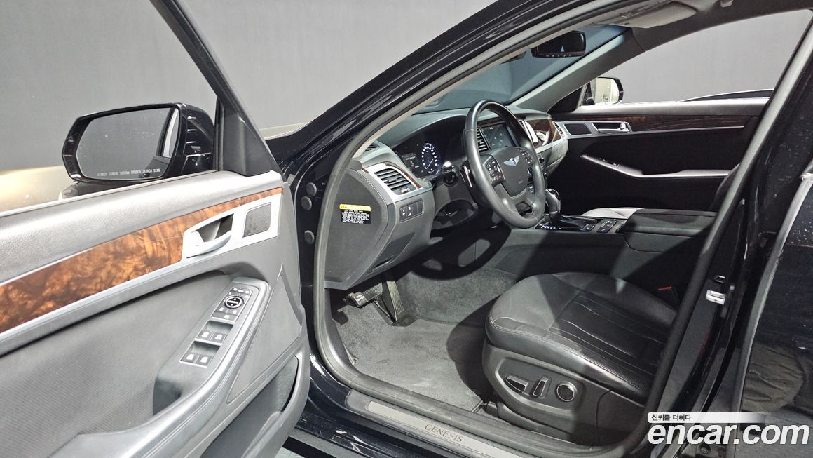 Hyundai Genesis 2014