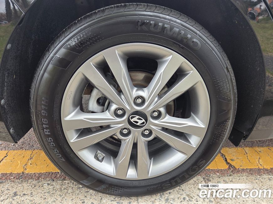 Hyundai AVANTE 2016
