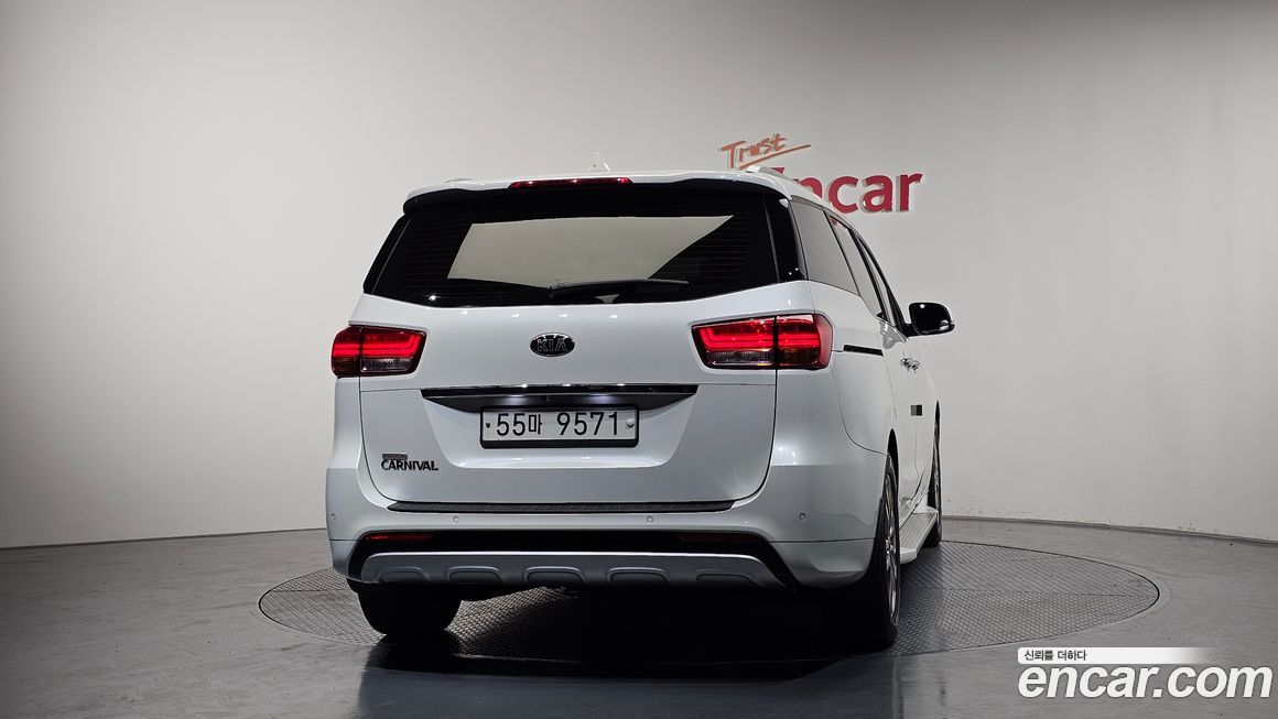 Kia Canival 2015