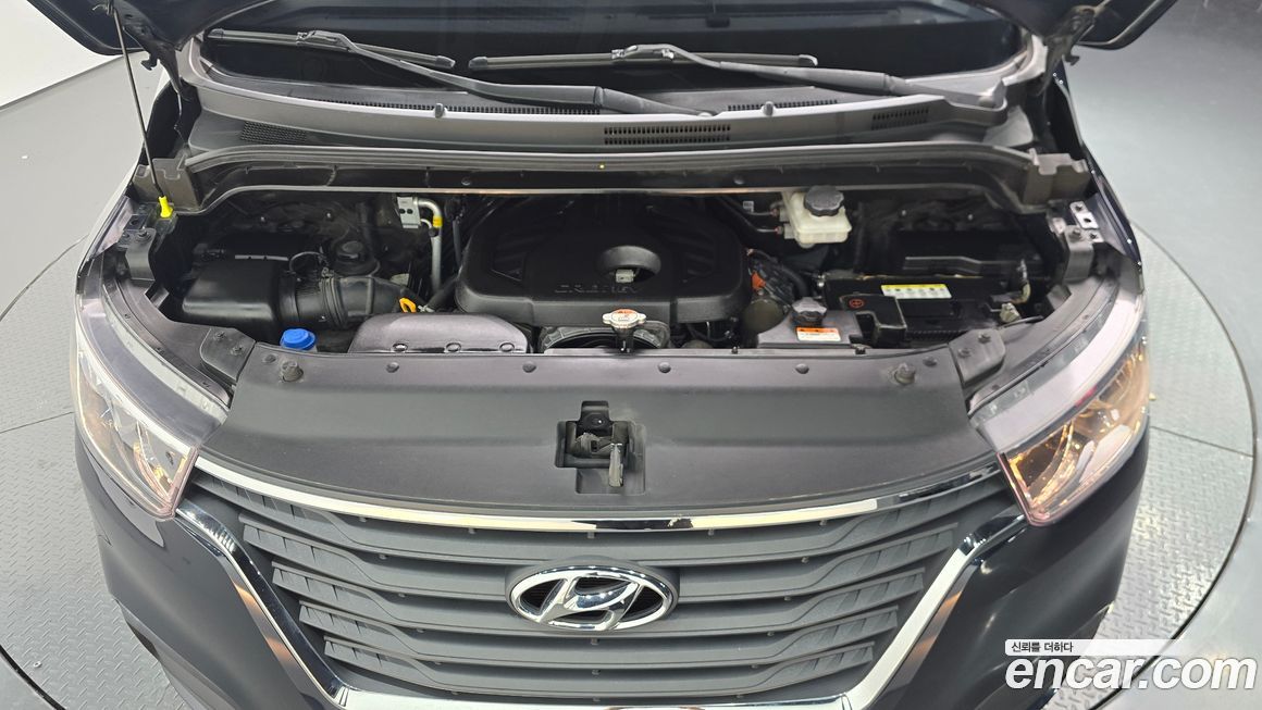 Hyundai Starex 2021