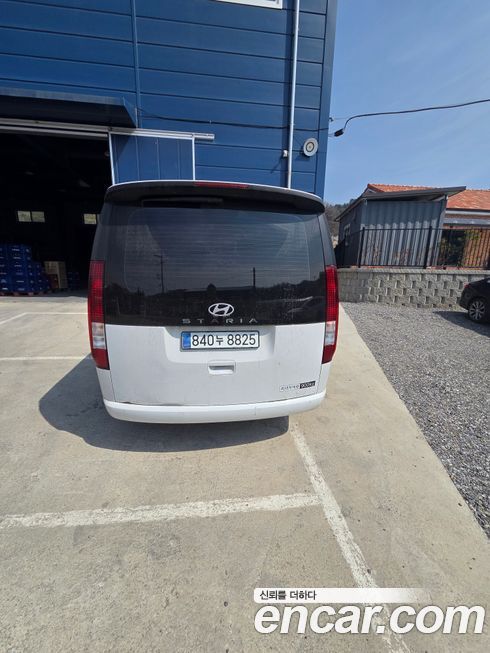 Hyundai Staria 2025