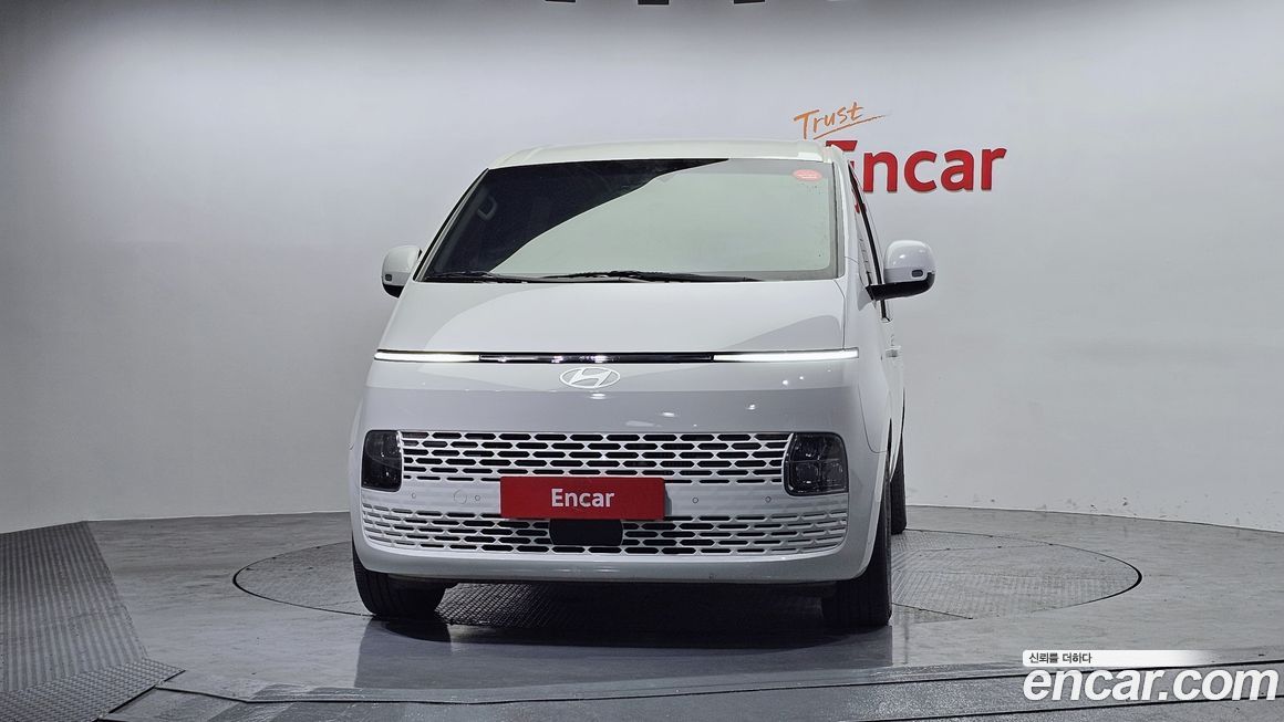 Hyundai Staria 2025