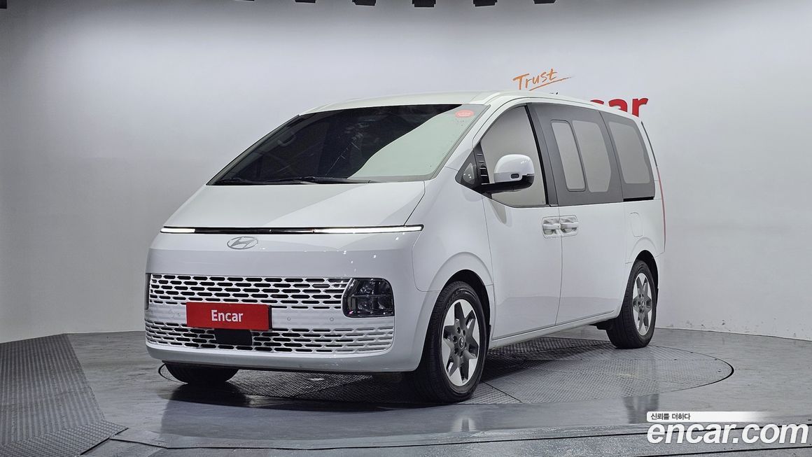 Hyundai Staria 2025