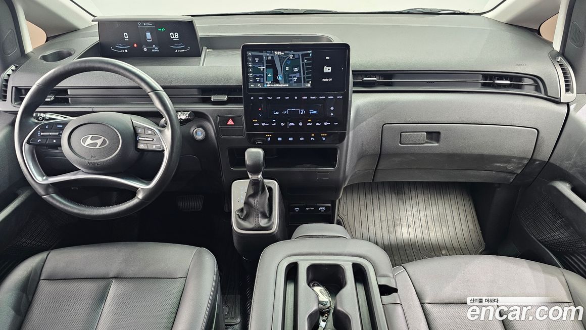 Hyundai Staria 2025