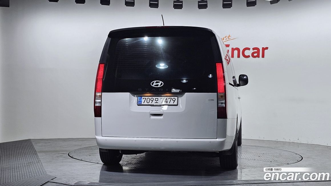 Hyundai Staria 2025