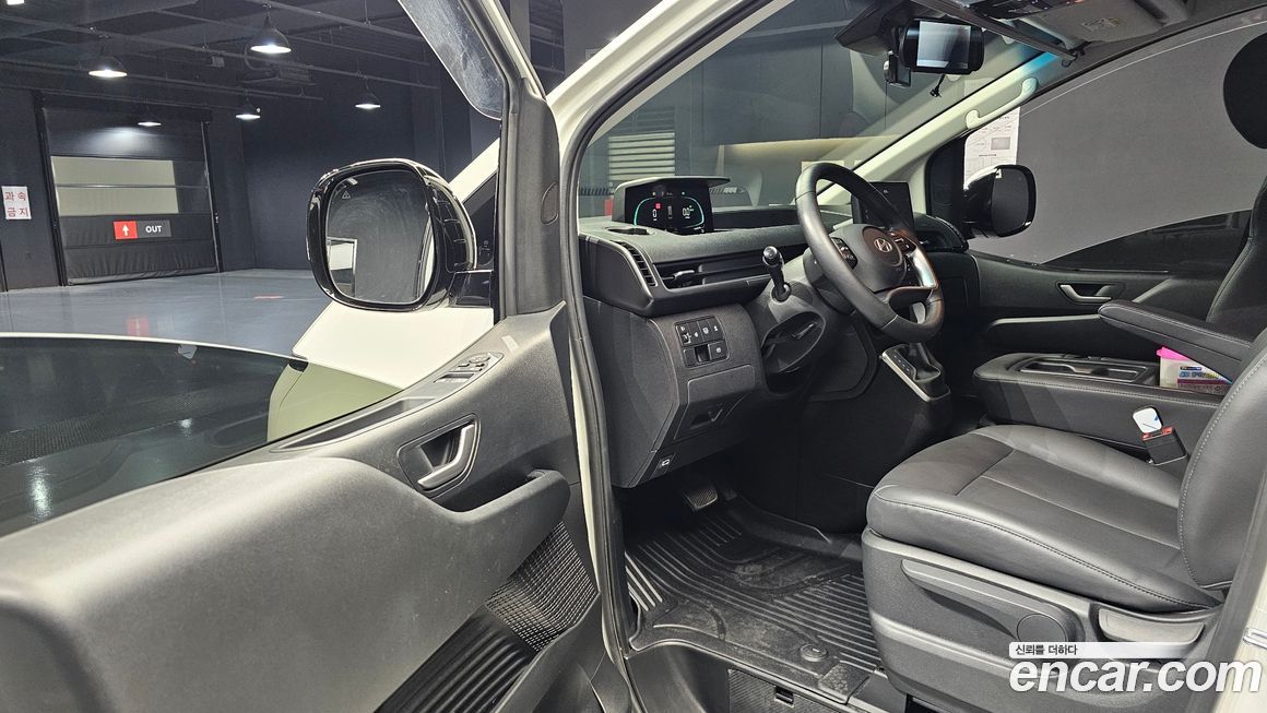 Hyundai Staria 2025