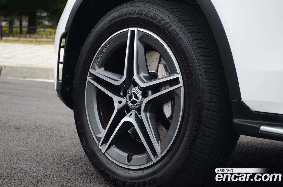 Mercedes-Benz GLC-Class 2021