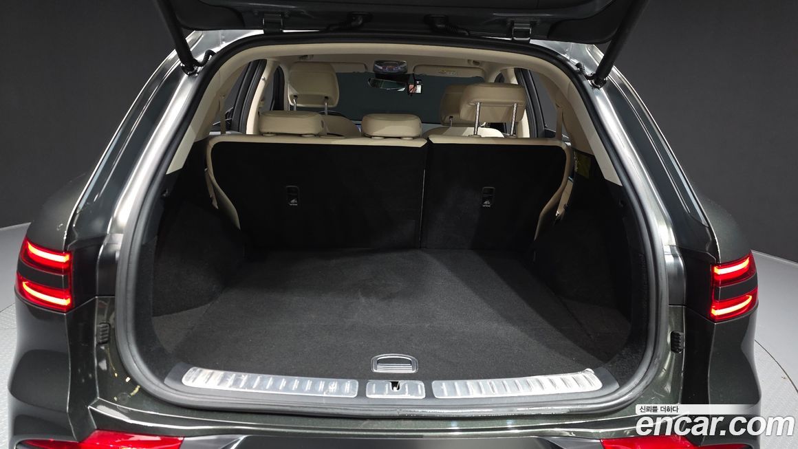 Genesis GV70 2025