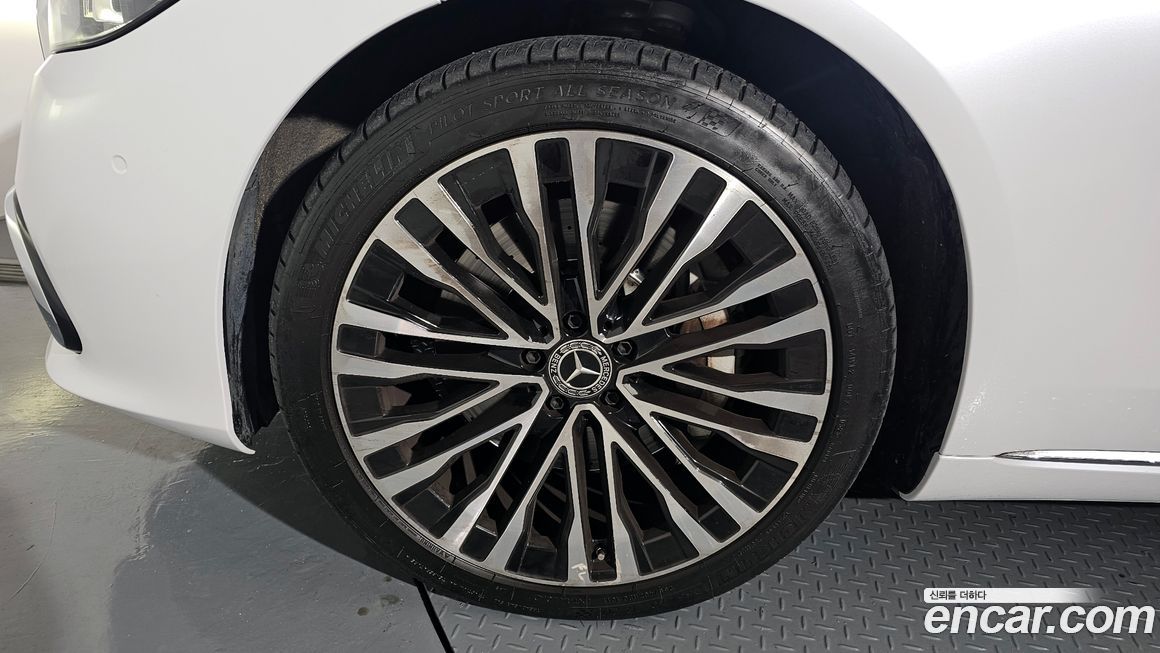 Mercedes-Benz S-Class 2021