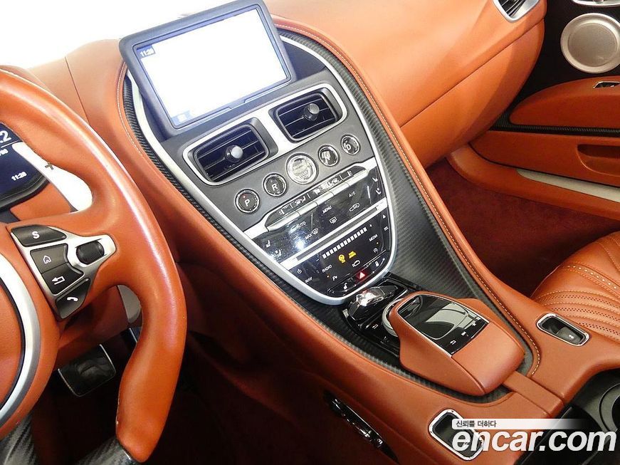 Astonmartin DB11 2023