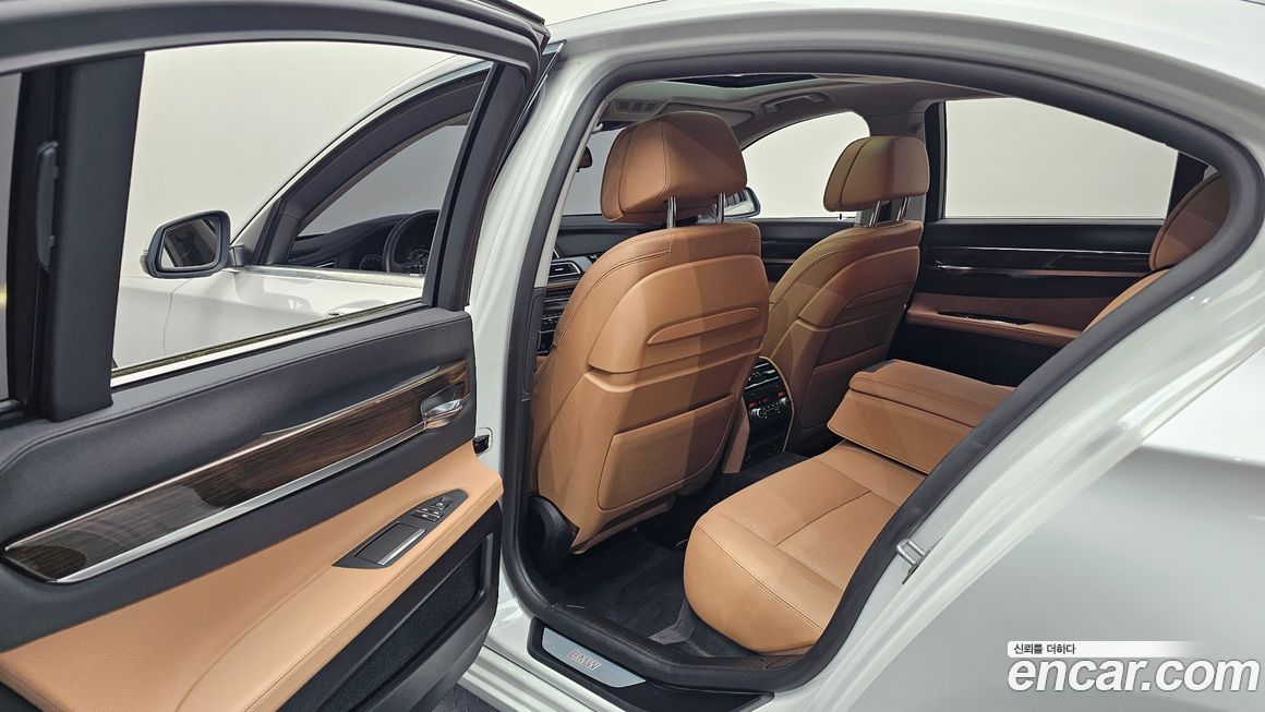 BMW 7-Series 2014