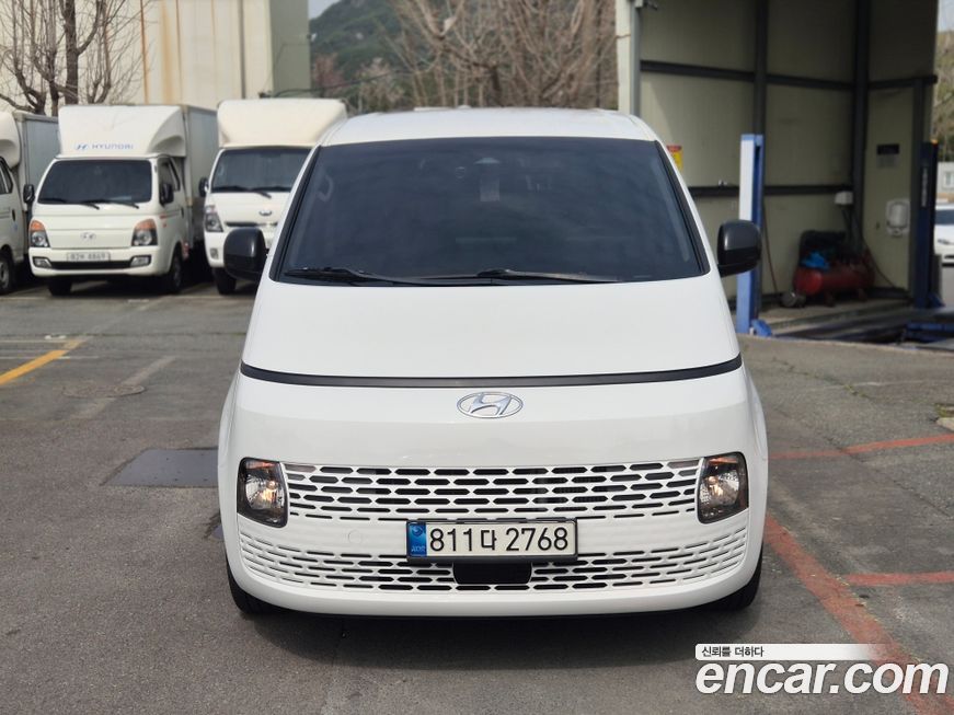 Hyundai Staria 2022