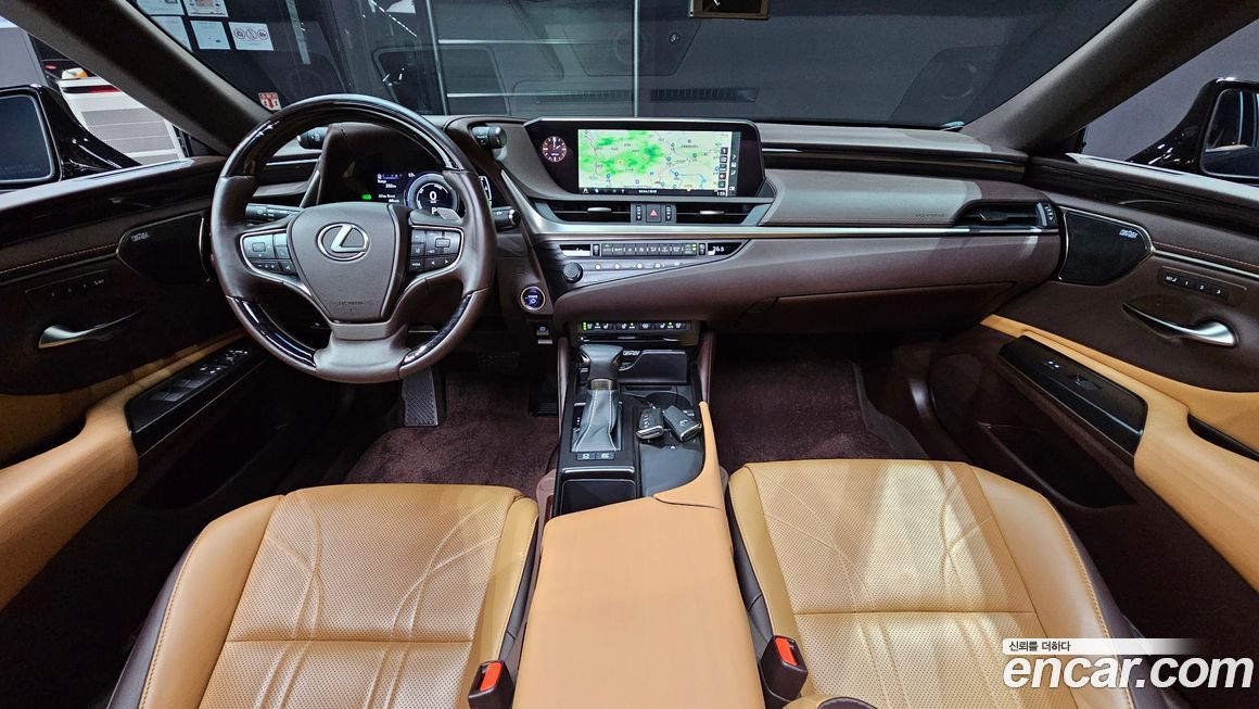 Lexus ES 2019