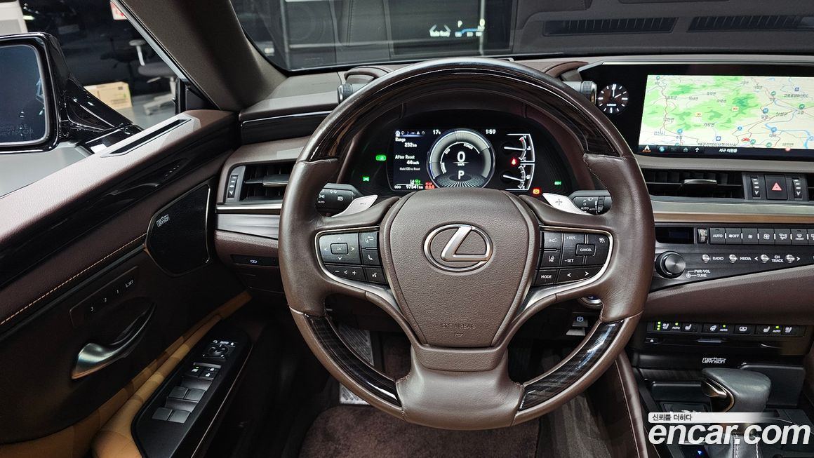 Lexus ES 2019