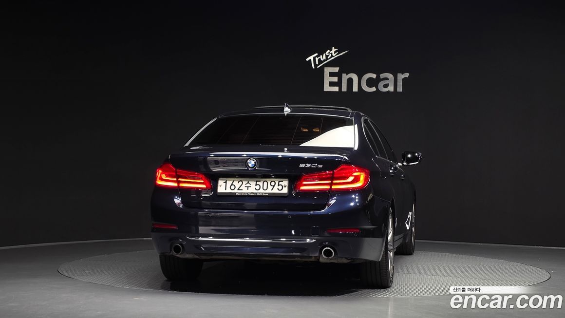 BMW 5-Series 2020