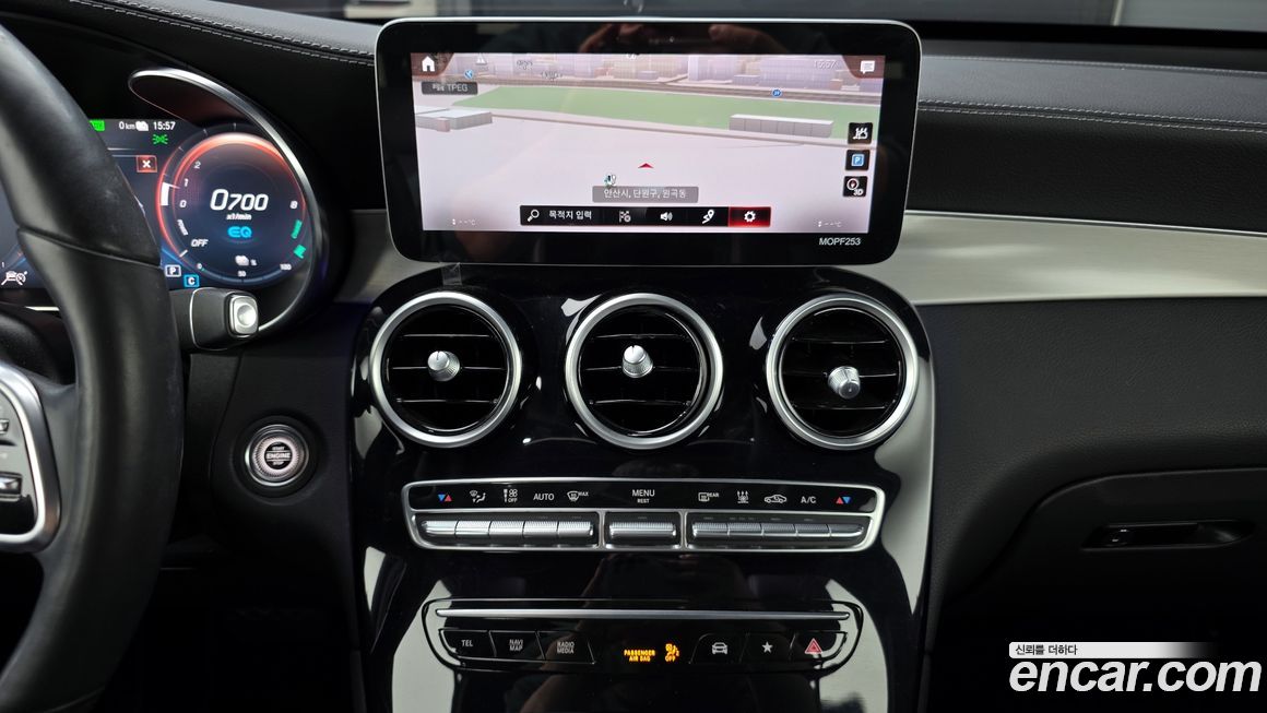 Mercedes-Benz GLC-Class 2021