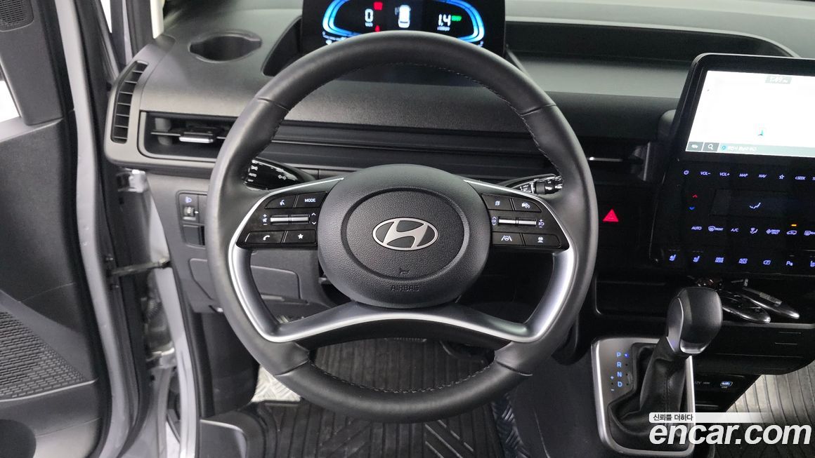 Hyundai Staria 2025