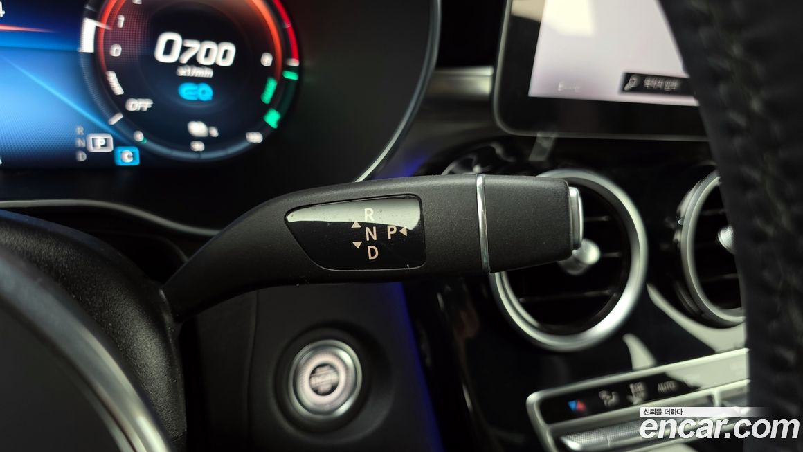 Mercedes-Benz GLC-Class 2021