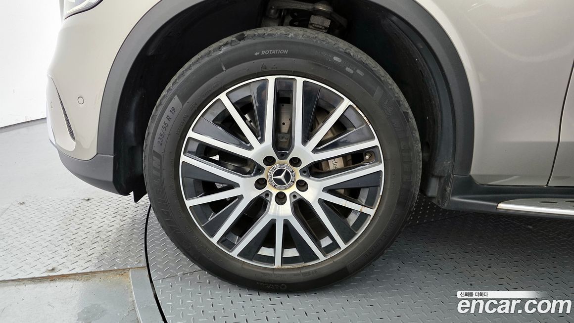 Mercedes-Benz GLC-Class 2021