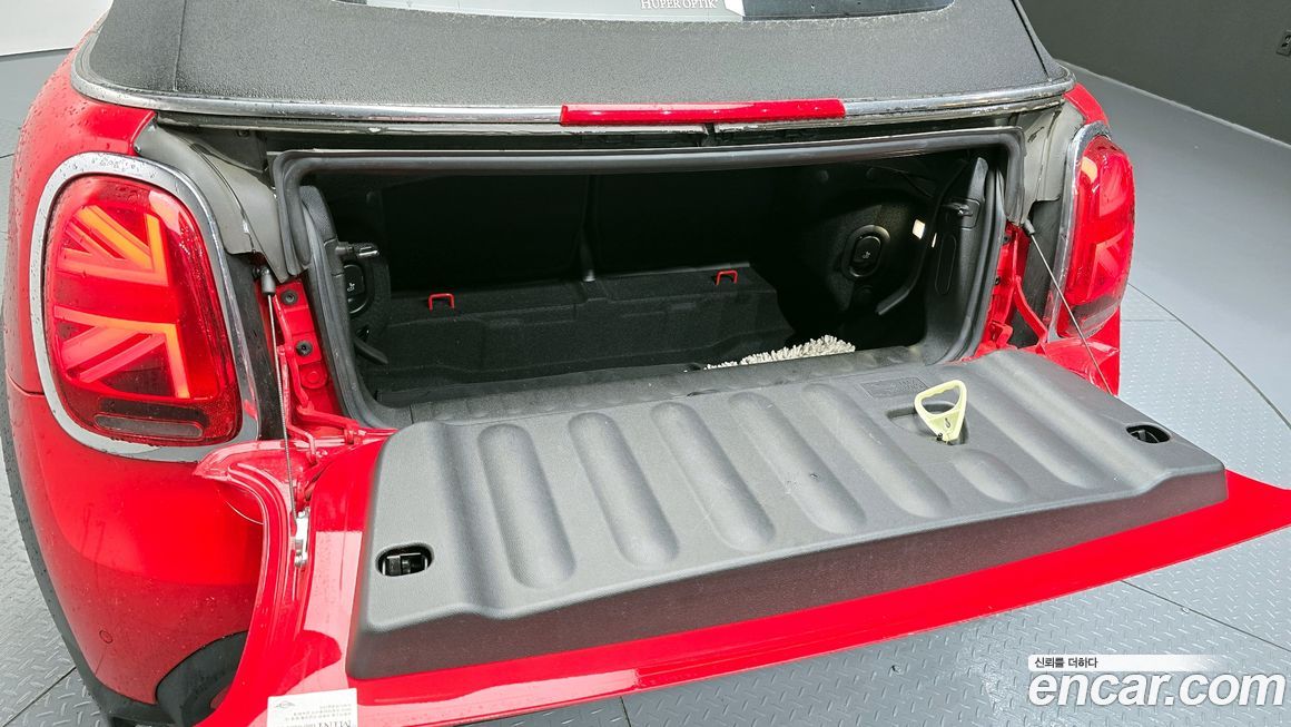 Mini Cooper Convertible 2024