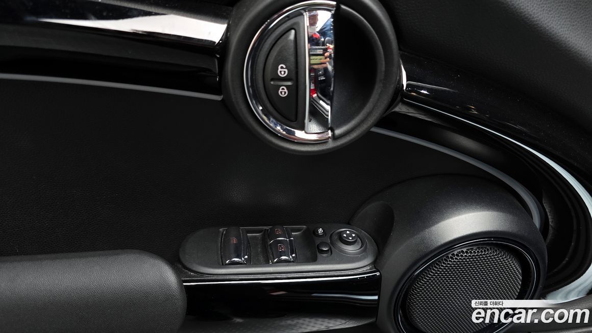 Mini Cooper Convertible 2024