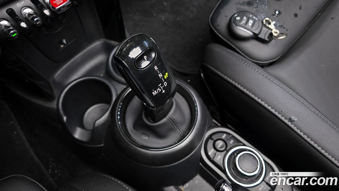 Mini Cooper Convertible 2024