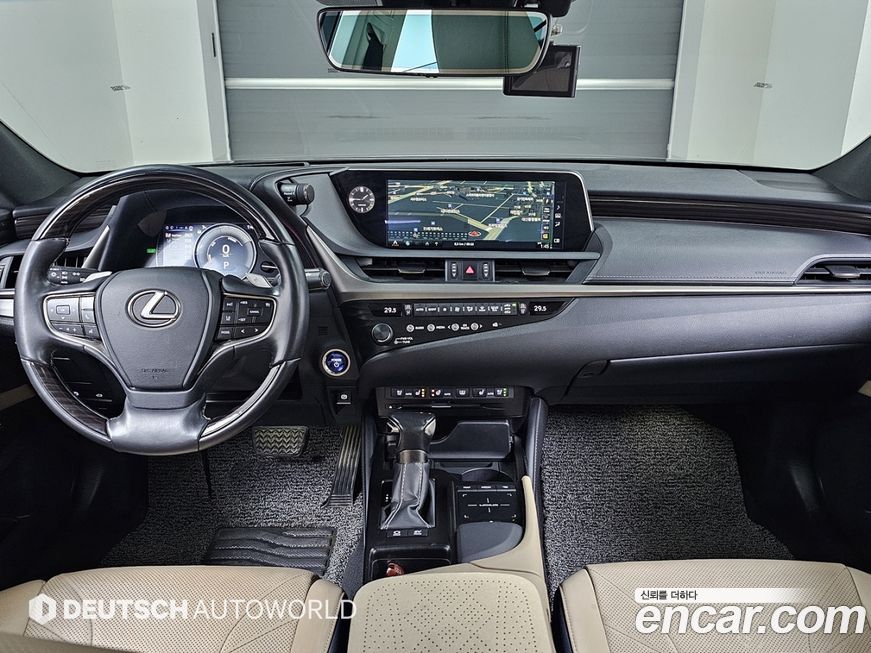 Lexus ES 2019