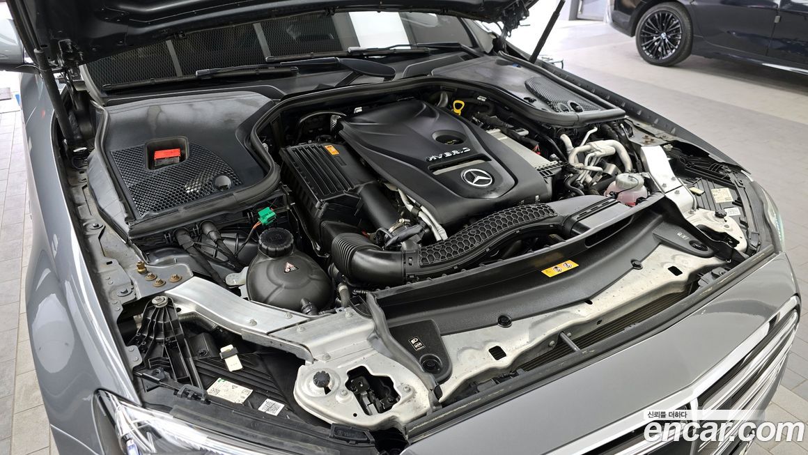 Mercedes-Benz E-Class 2021