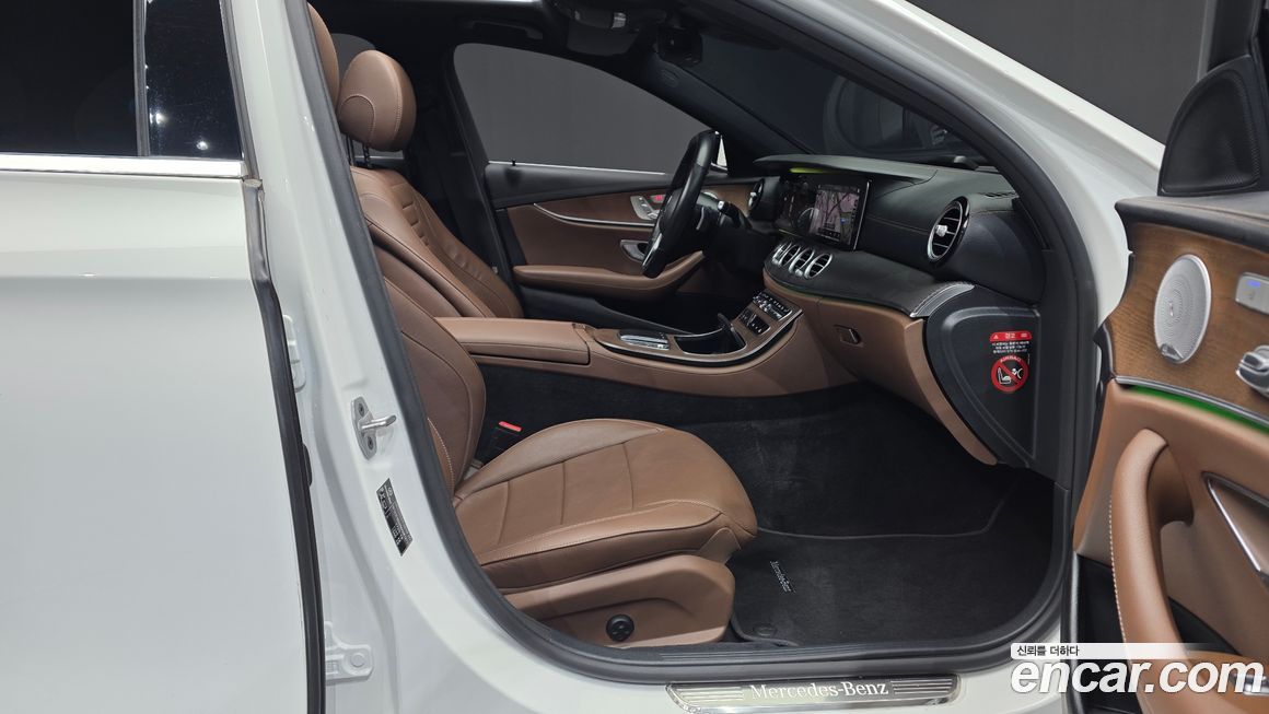 Mercedes-Benz E-Class 2021