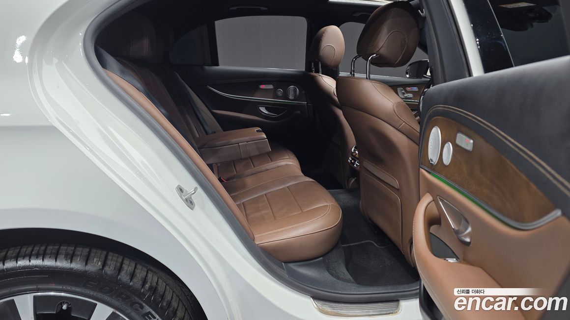 Mercedes-Benz E-Class 2021