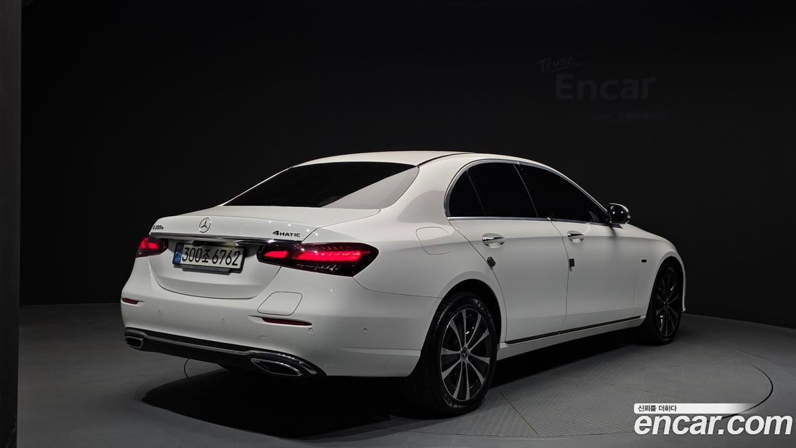 Mercedes-Benz E-Class 2021