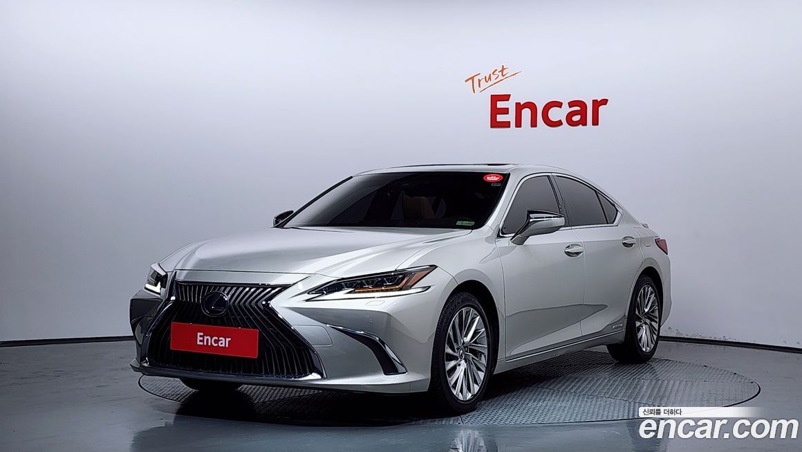 Lexus ES 2019