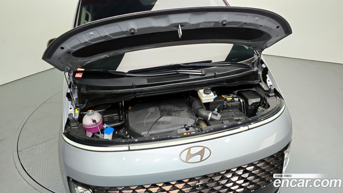 Hyundai Staria 2025