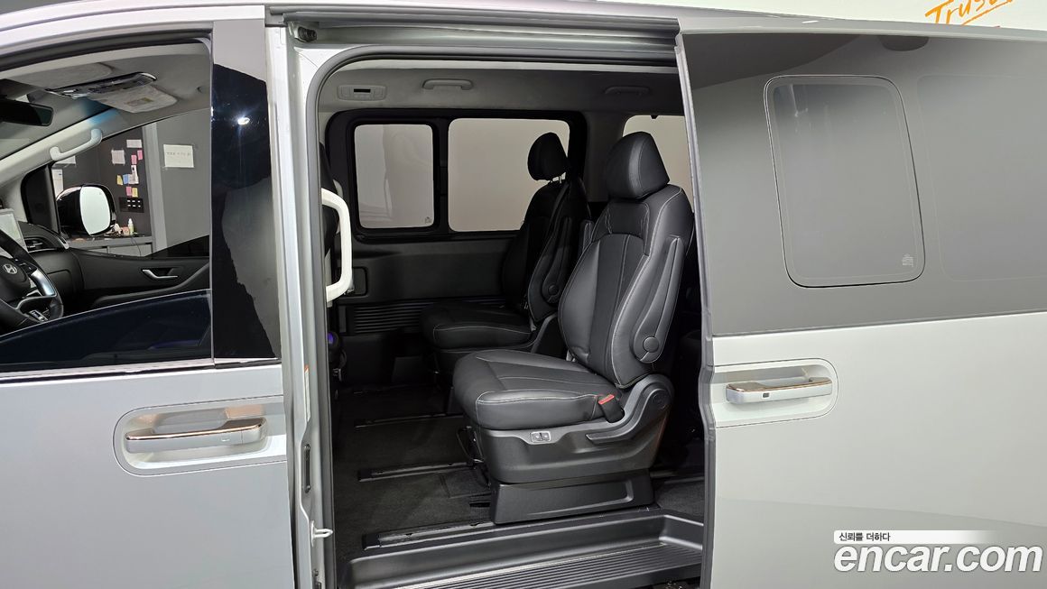 Hyundai Staria 2025