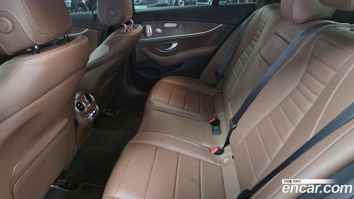 Mercedes-Benz E-Class 2021