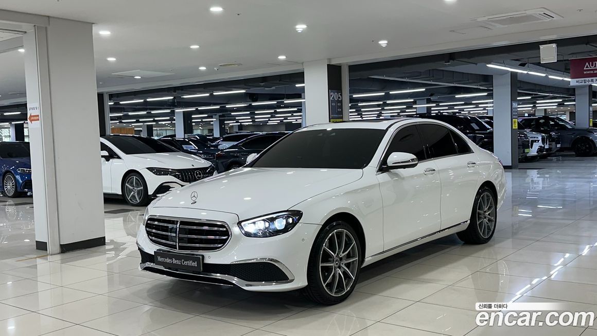 Mercedes-Benz E-Class 2022