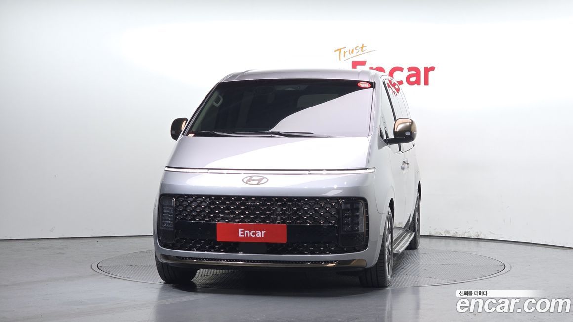 Hyundai Staria 2025