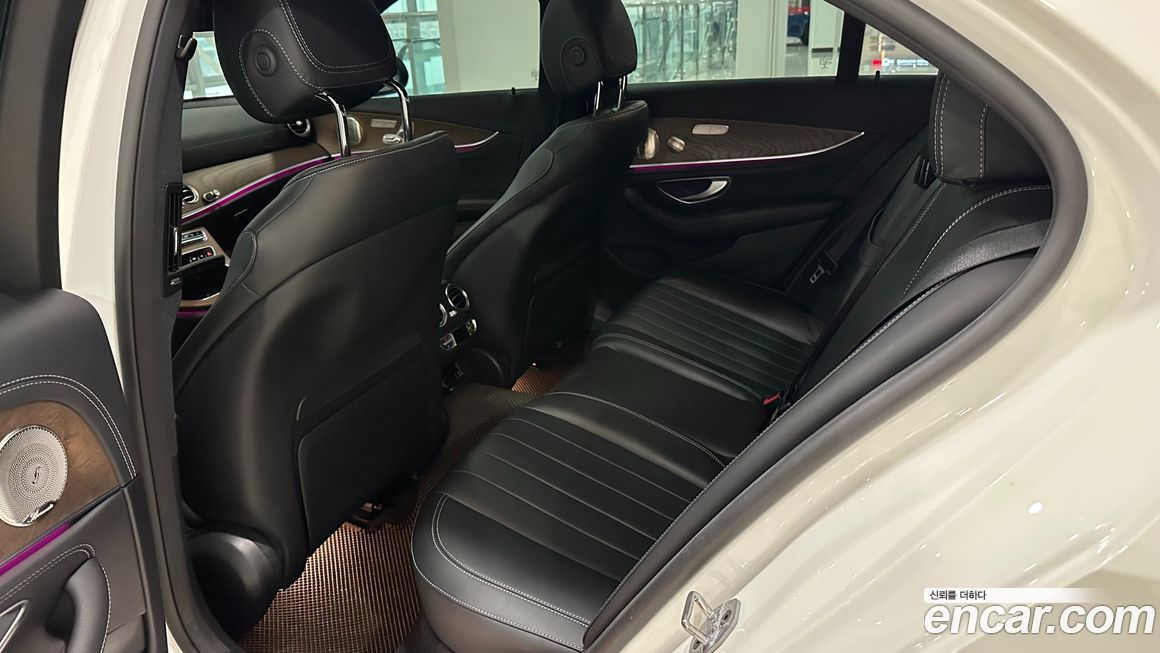 Mercedes-Benz E-Class 2022