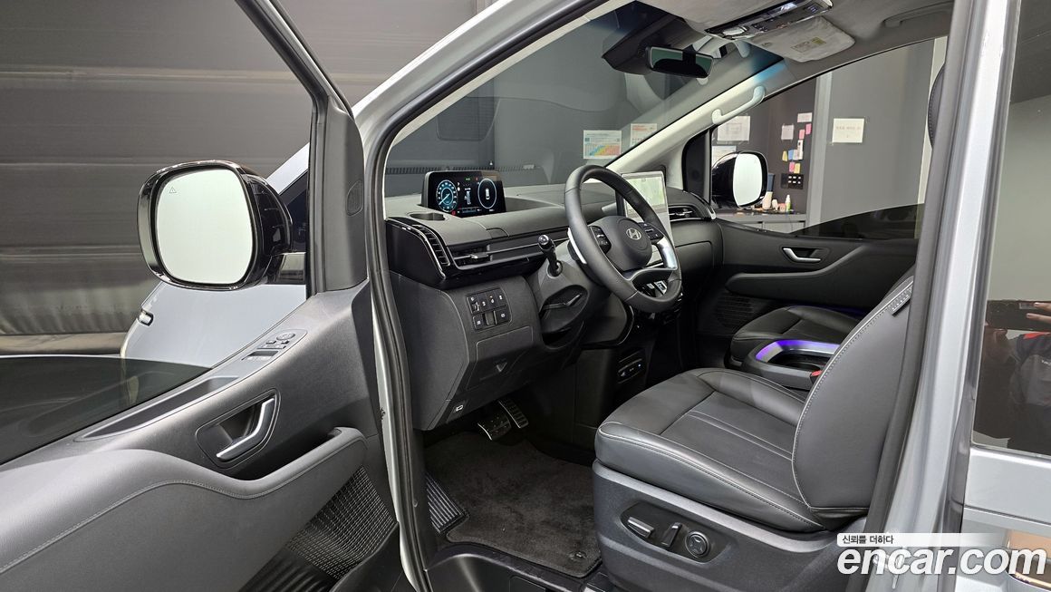 Hyundai Staria 2025