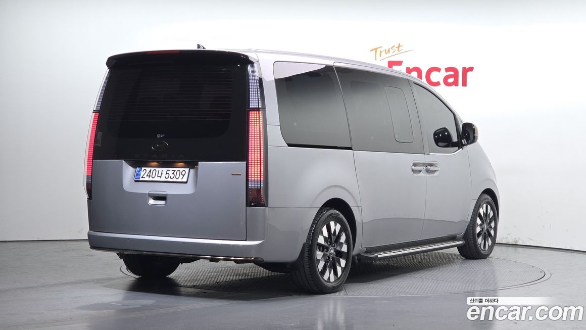 Hyundai Staria 2025