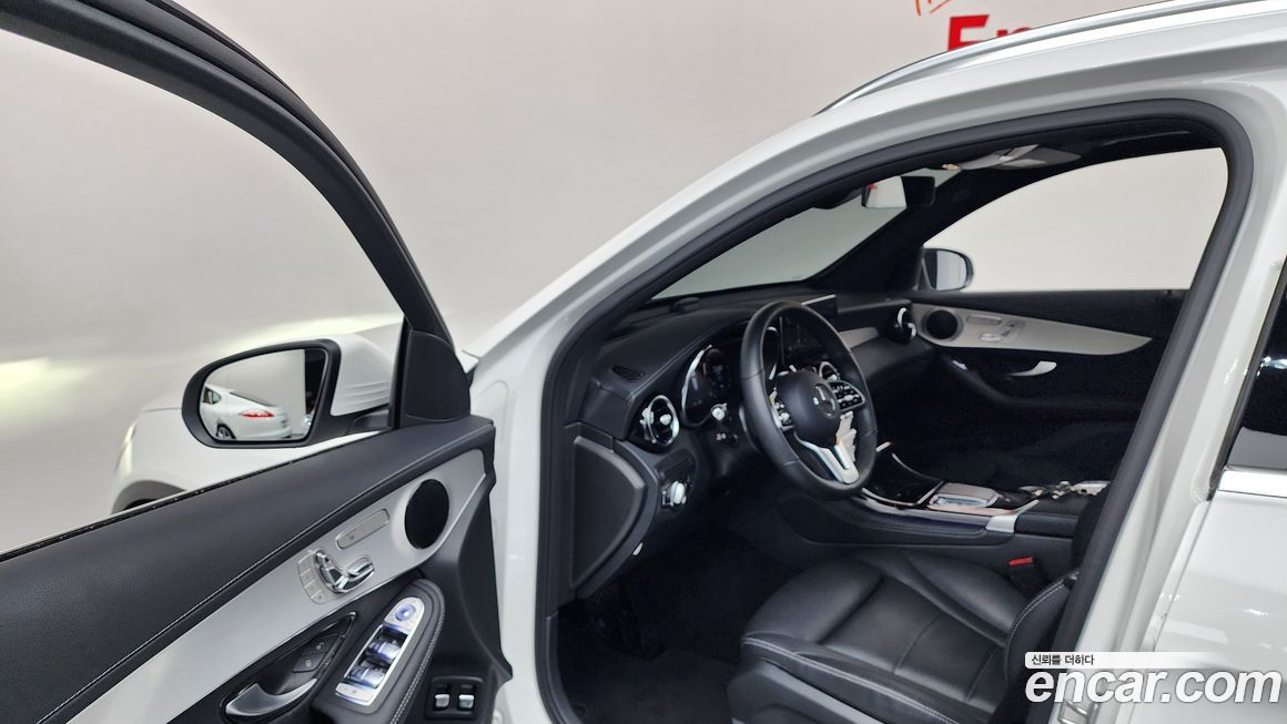 Mercedes-Benz GLC-Class 2021