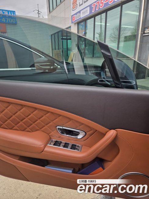 Bentley Continental 2016